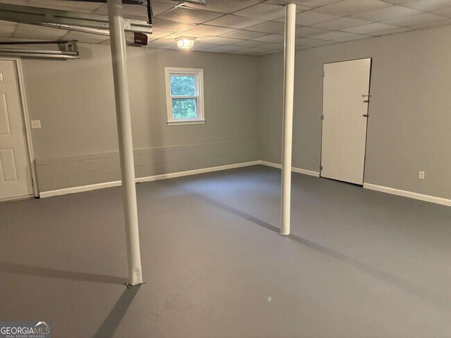 Building Photo - 5045 Bayberry Ct