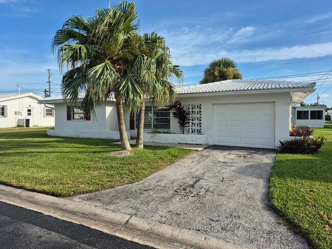 Building Photo - 14140 88th Ave