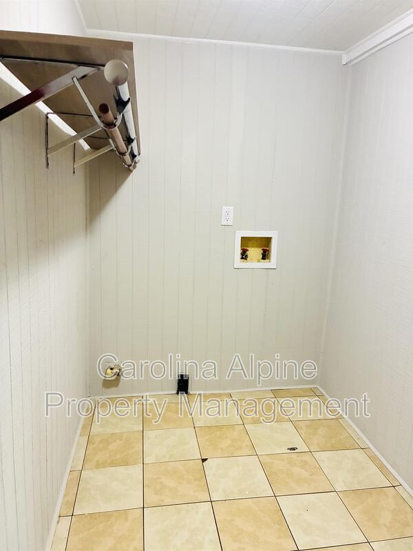 Building Photo - 113 Bingo Ln