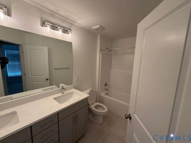 Building Photo - 15349 Sunray Wy