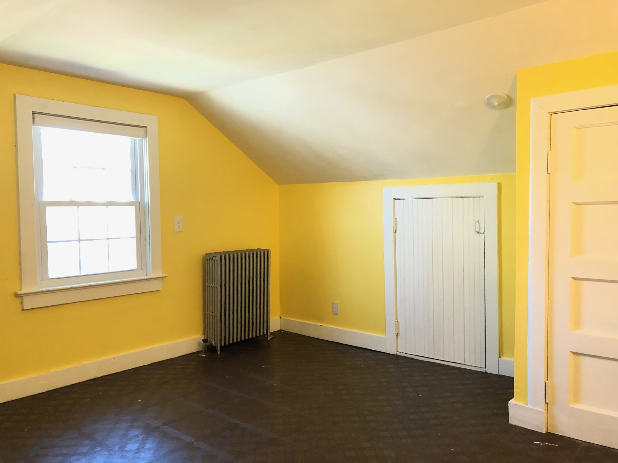 Bonus Room - 48 Gordon Ave