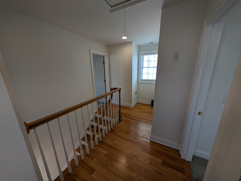 Second Floor showing one guestbed entrance - 100 Castle Ave