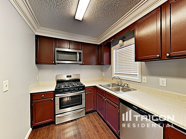Building Photo - 203 Brookside Dr