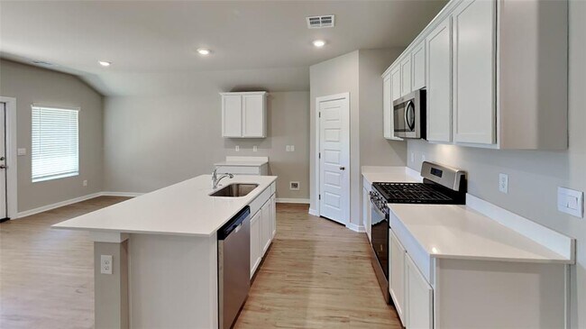 Building Photo - 2933 Ember Dr