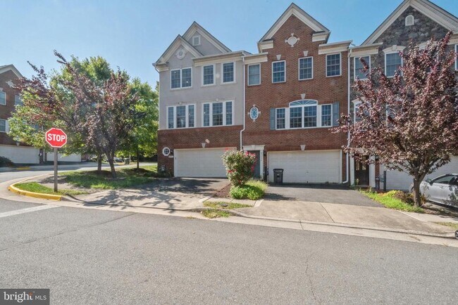 Primary Photo - 47581 Royal Burnham Terrace