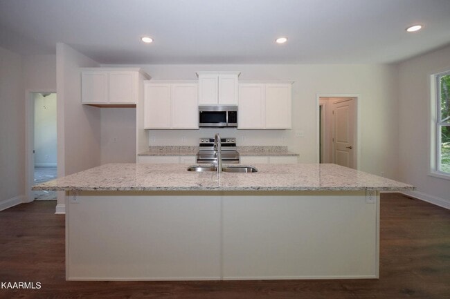 Building Photo - 8135 Vassar Ln