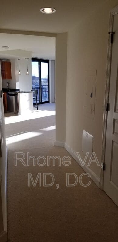 Building Photo - 2451 Midtown Ave