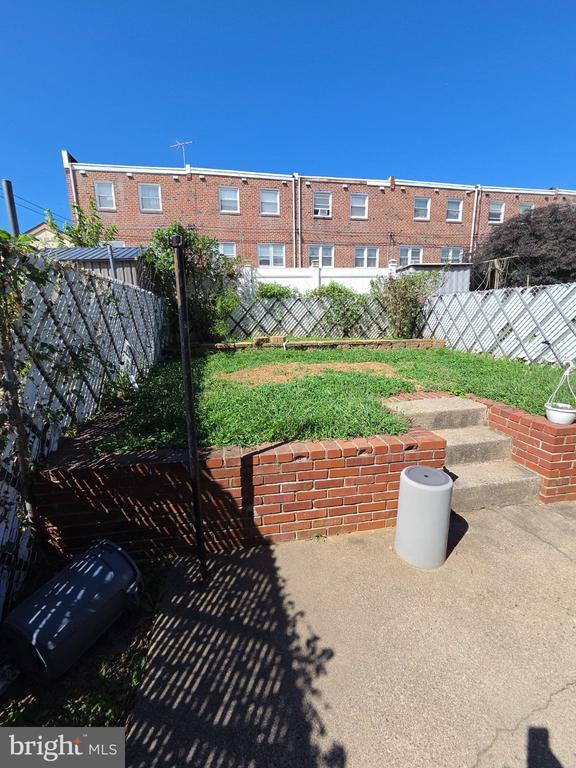 Building Photo - 3732 S Hereford Ln