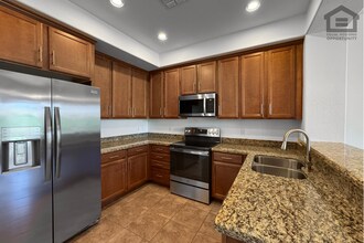 Building Photo - 2Bed/2Bath 2nd Floor Condo in North Scottsdale! Ready for Immediate Move-In! -- Gated Community! ...