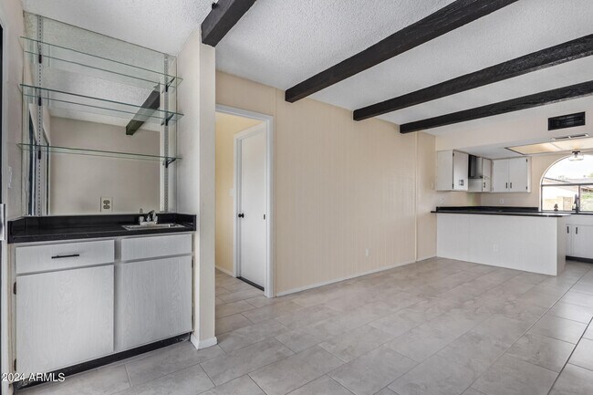 Building Photo - 3917 W Juniper Ave