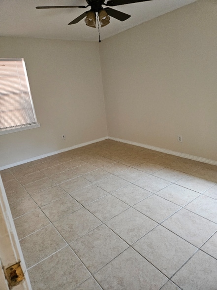 Building Photo - 2442 Loyce Dr