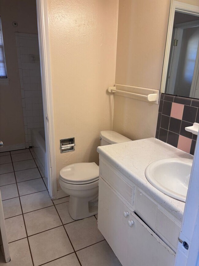 Building Photo - 2423 Kiowa Way