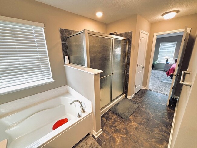 Building Photo - Solar Home!  Beautiful 4bed/3bath Single Family Home in Shakopee