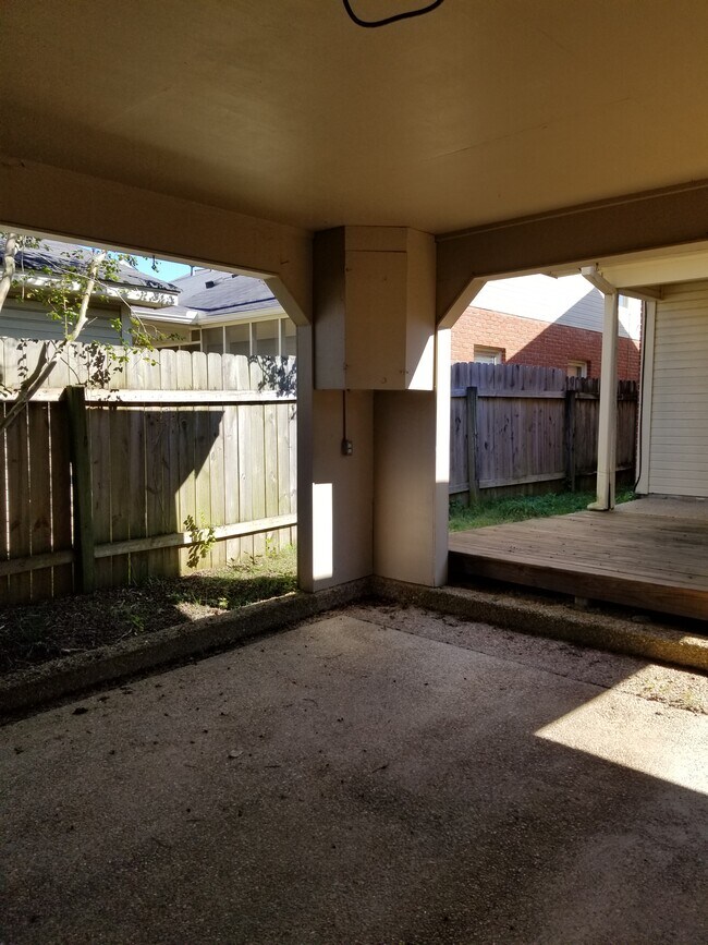 Building Photo - 121 N Brighton Dr