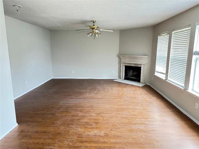 Building Photo - 301 Longshore Dr