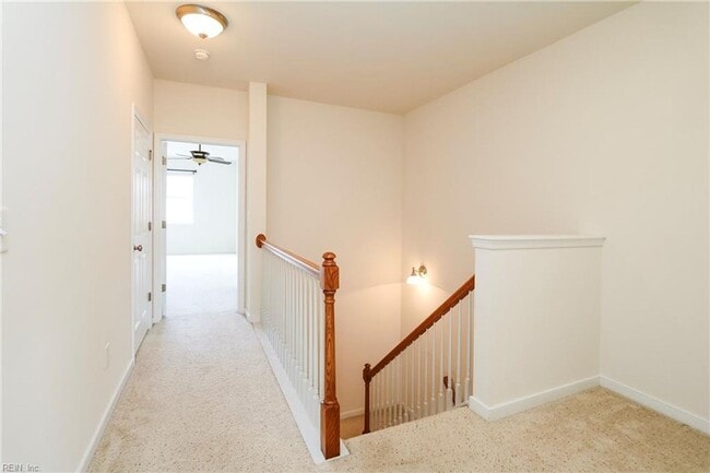 Building Photo - 622 Claire Ln