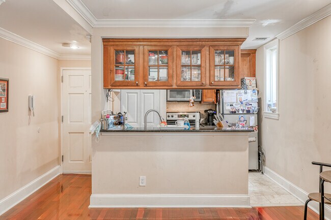 Building Photo - 1715 Wallace St