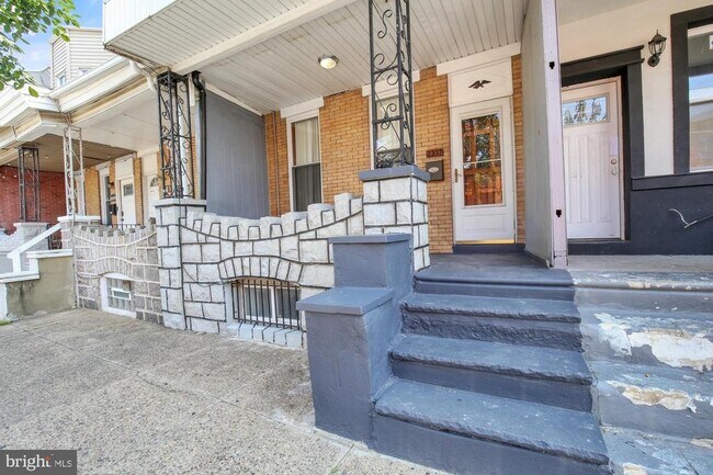 Building Photo - 2337 Ann St