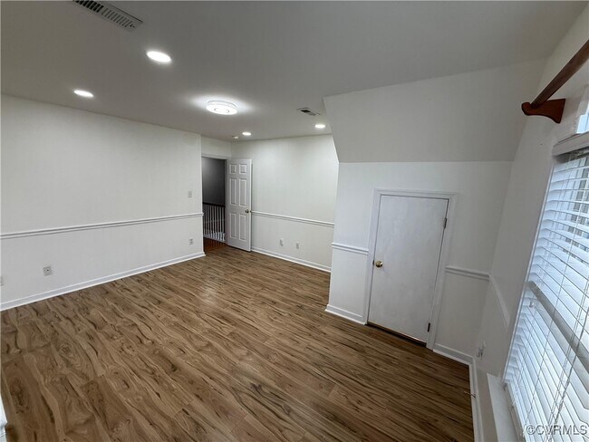 Building Photo - 9301 Olde Mill Pond Dr