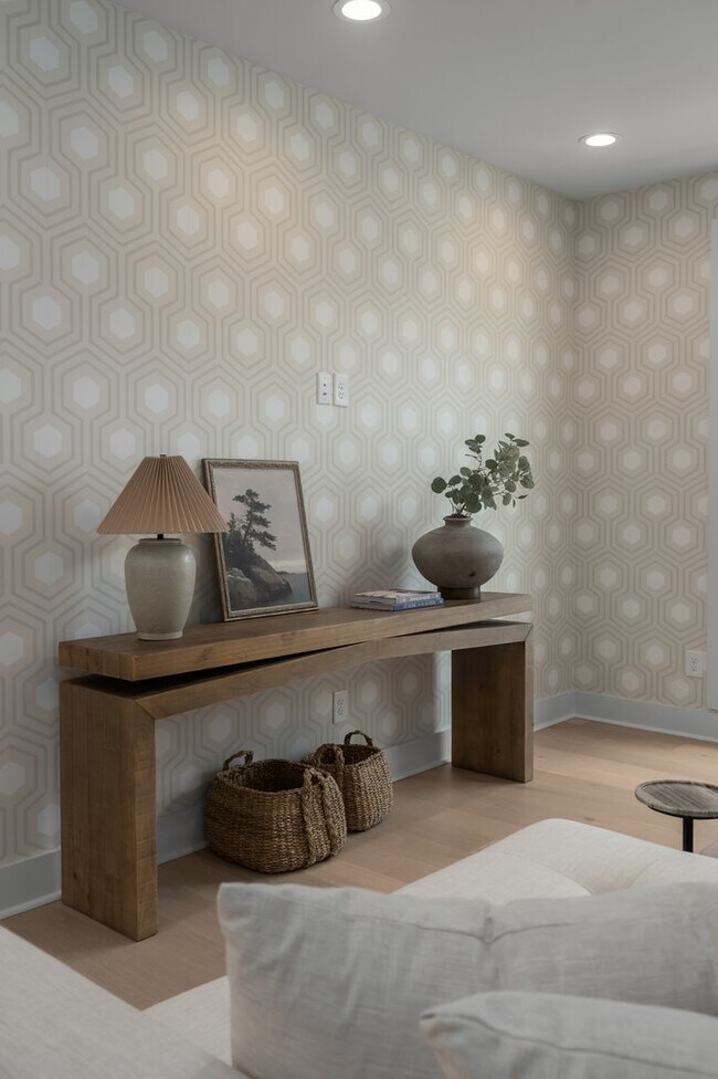 Building Photo - Stunning New Townhome in The Heart of East Nashville