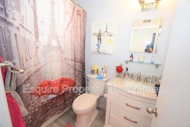 Building Photo - 6801 Dove St