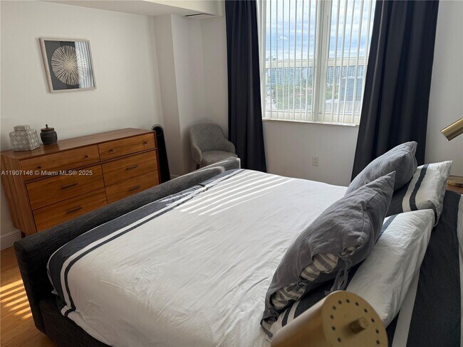 Building Photo - 19501 W Country Club Dr