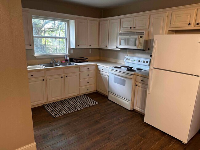 Building Photo - 11773 County Rd 140