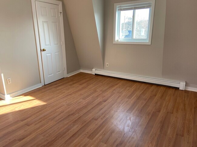 Building Photo - 16 Lincoln St