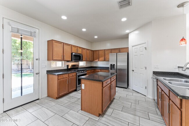 Building Photo - 3881 E Narrowleaf Dr