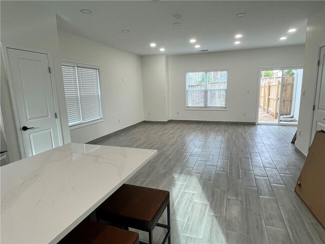 Building Photo - 4500 Kings Lake Dr NE