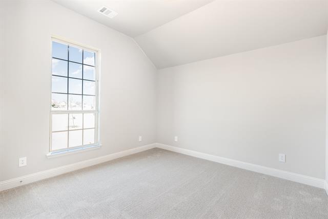 Building Photo - 630 Crystal Lk Ln