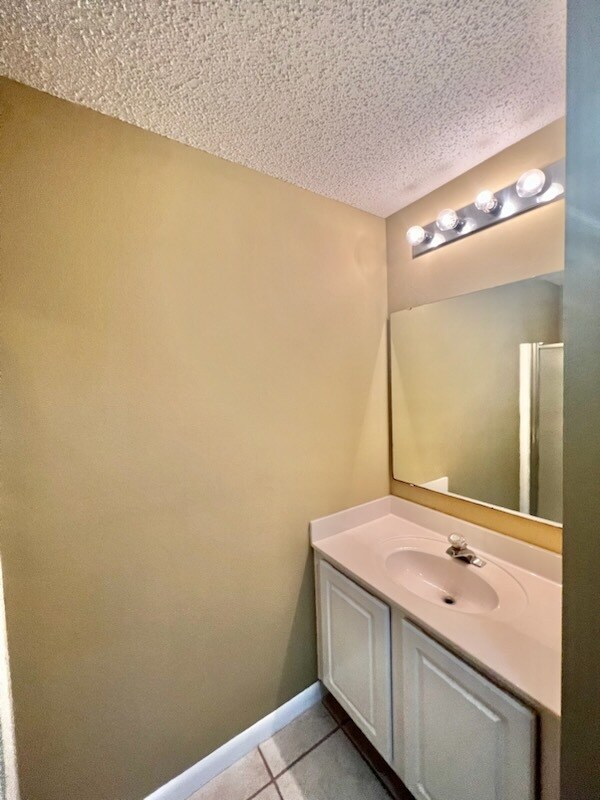 Building Photo - 321 Bream Ave