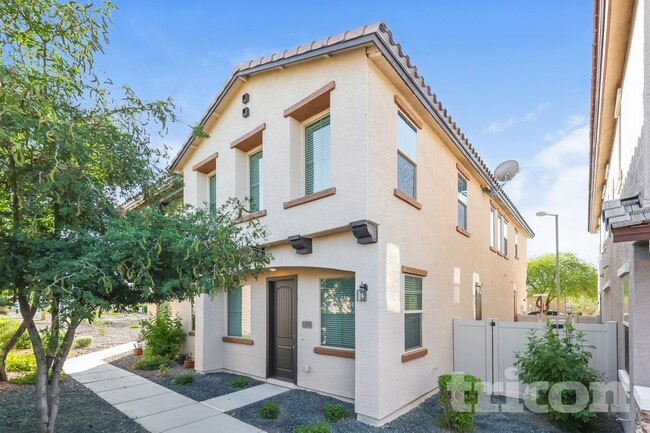 Building Photo - 12532 W Hummingbird Terrace