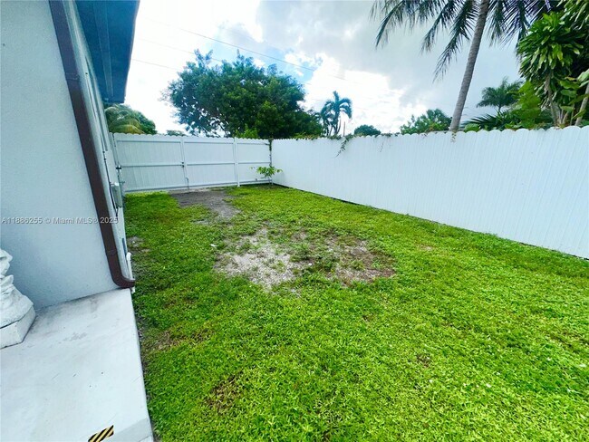 Building Photo - 614 N 56th Ave