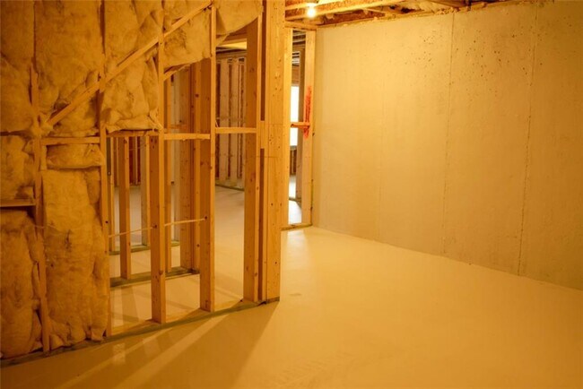 Building Photo - 129 Elijah St