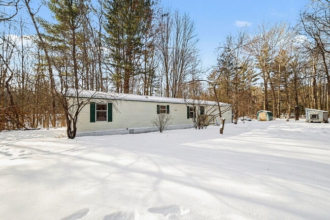 Building Photo - 3 Bedroom, 2 Bath Rental - $1450/month