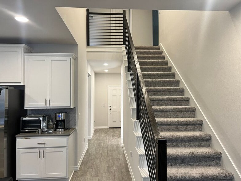 Building Photo - 116 Limonite Ln