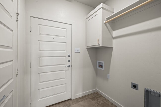 Building Photo - **MOVE IN SPECIAL** Stunning Townhomes in Frenship ISD!