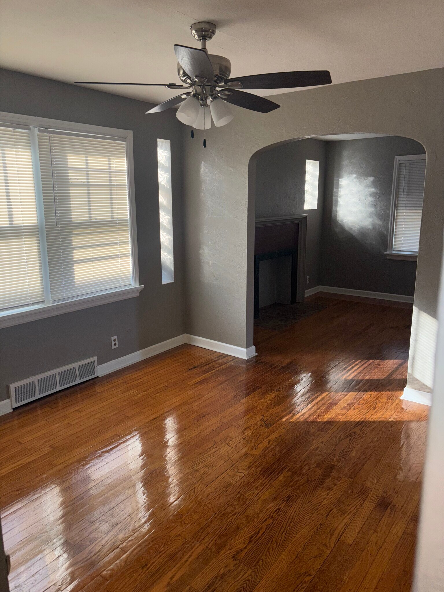 Building Photo - 1534 Orchid Ave