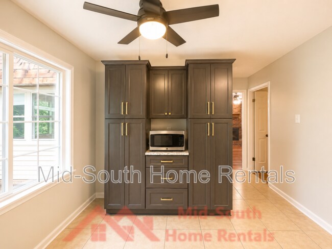 Building Photo - 6934 Wynterhall Dr