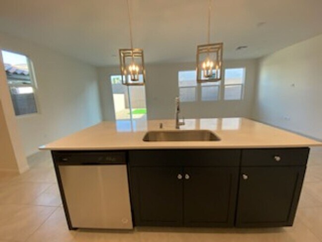 Building Photo - Gorgeous 4 bedroom ENERGY STAR certified 2...