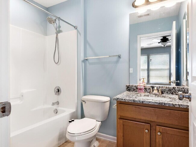 Building Photo - Third Ward Stunner-Uptown Location!