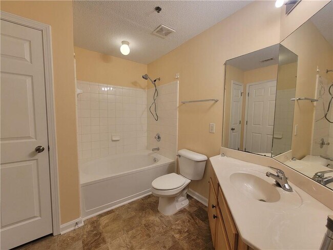 Building Photo - 245 Amal Dr SW