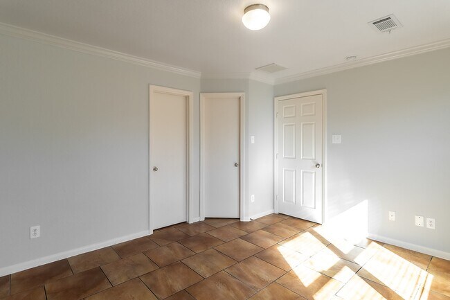 Building Photo - 12907 Regalshire Ct