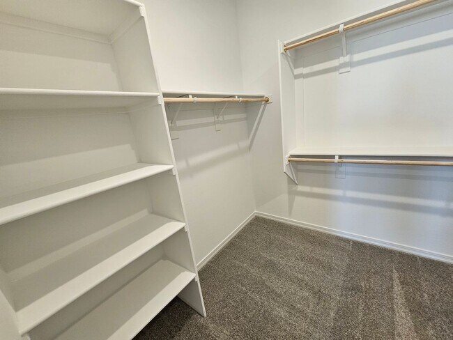 Building Photo - Stunning views