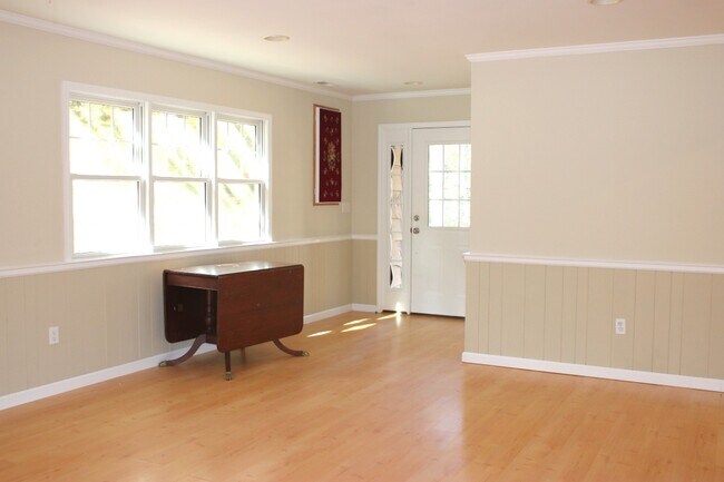 Building Photo - 306 Daniel Dr