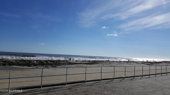 Building Photo - 321 Park Pl Ave