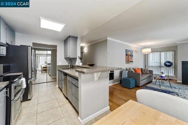 Building Photo - 66 Fairmount Ave