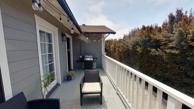 Building Photo - Stylish and Convenient: Your Dream 3 bed / 2 bath Rental  in Downtown Santa Barbara!