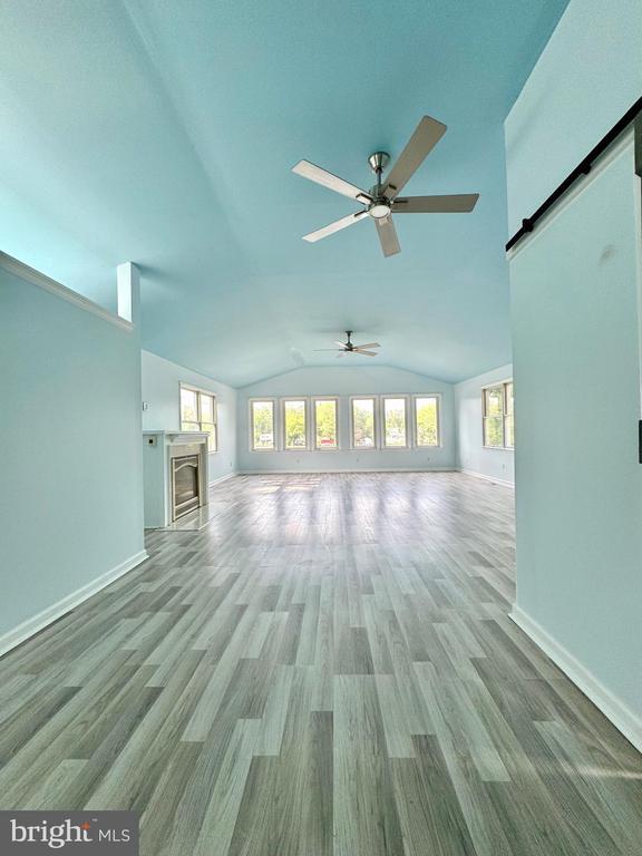 Building Photo - 3614 Lakeside Dr